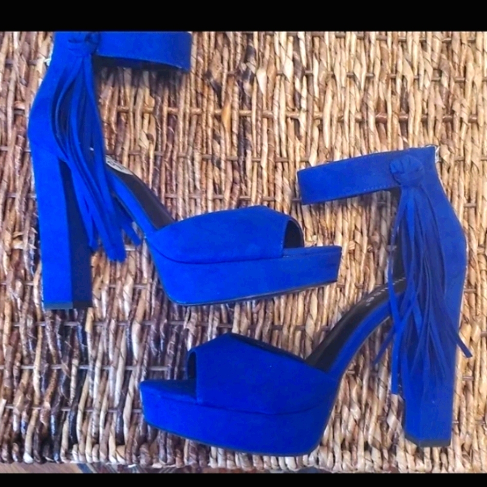 Dollhouse chunky heel tassel strap heels